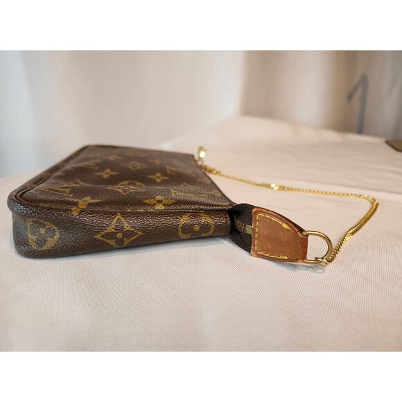 Louis Vuitton LV Monogram Pochette Accessoires with Gold Chain Vintage Bag - Picture 6 of 14